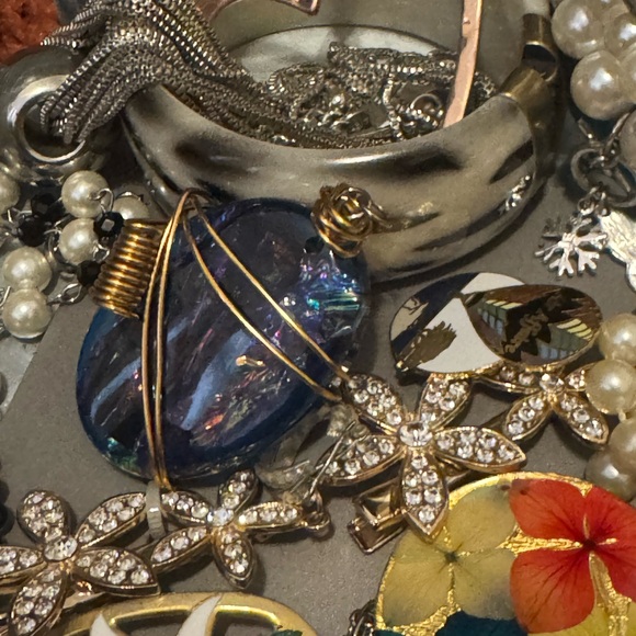 0160 Chic Fashion Jewelry Bundle - Picture 2 of 10